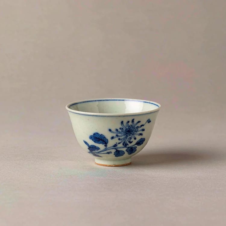 Blue-and-White Chrysanthemum Teacup — image 1